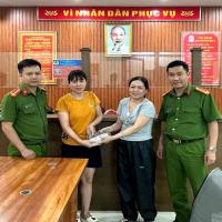 Công an phường Lê Chân giúp người dân tìm lại 25 triệu đồng đánh rơi