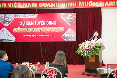 Hội Sinh viên Trường Đại học Hàng hải Việt Nam phối hợp với Tổ chức Tầm nhìn Thế giới và Tập đoàn LG tổ chức ngày hội việc làm