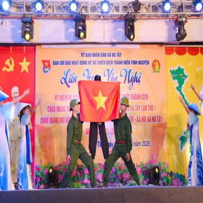 Xã Hà Tây tổ chức Liên hoan Văn nghệ Hè kỷ niệm 80 năm Cách mạng Tháng Tám và Quốc khánh 02/9