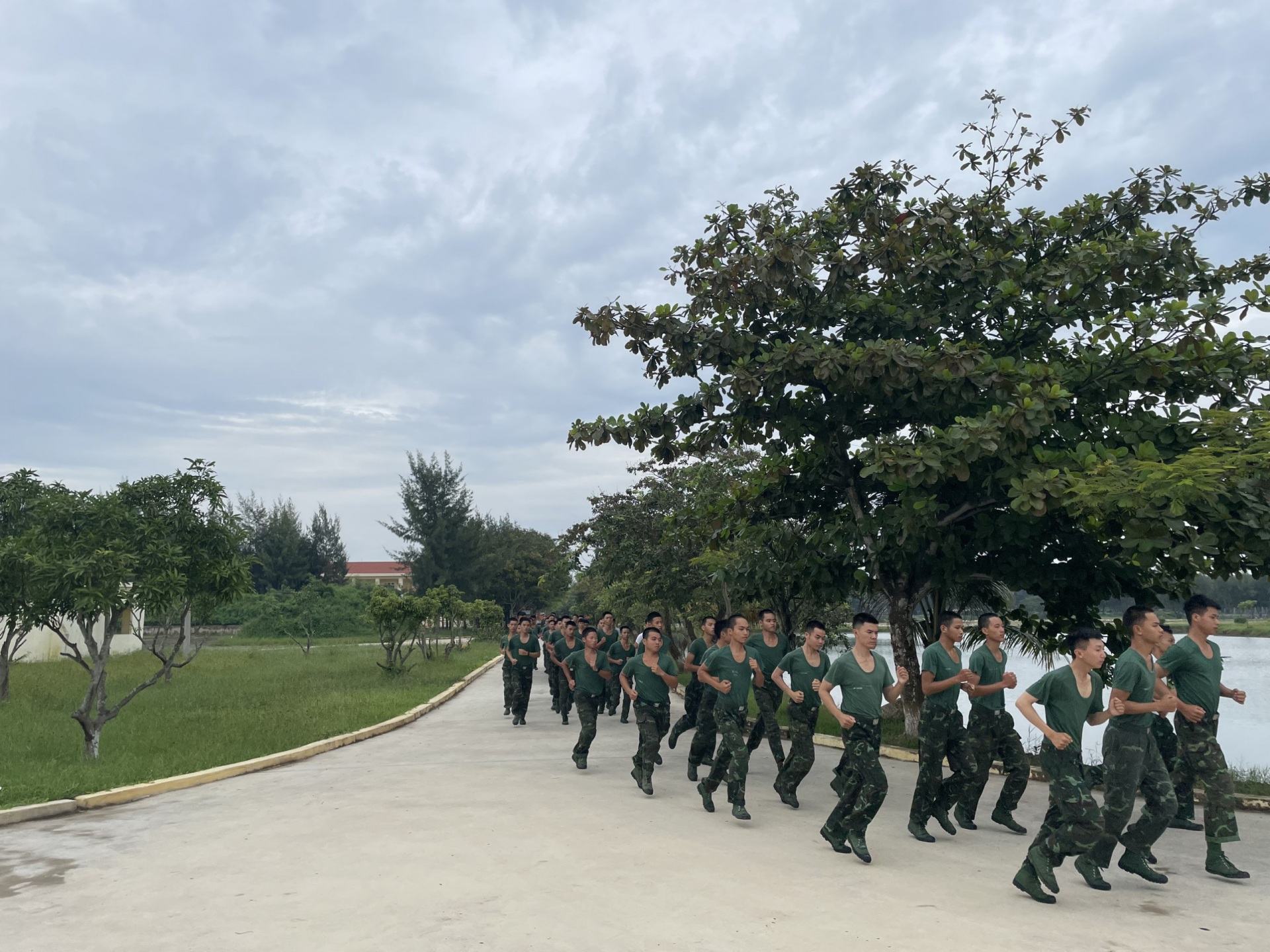 Đoàn cơ sở Tiểu đoàn Trung đoàn 50 hưởng ứng ngày chạy