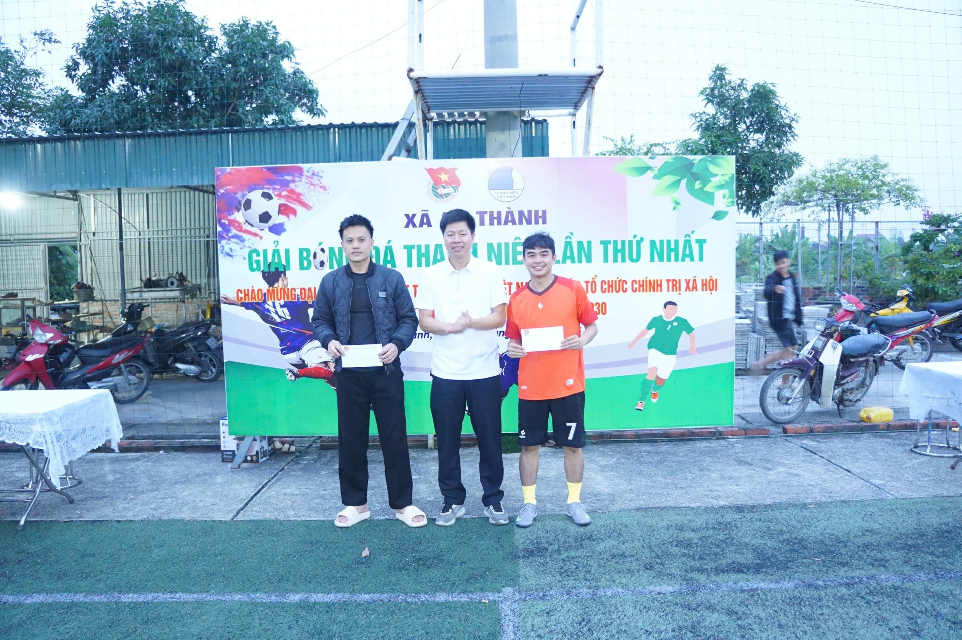 Trao giải cầu thủ và thủ môn xuất sắc của giải