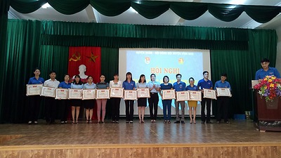 Hội nghị tổng kết công tác Đoàn - Hội - Đội và phong trào thanh thiếu nhi năm học 2016-2017, triển khai nhiệm vụ năm học 2017-2018