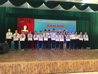 Khai mạc hoạt động hè, phát động tháng hành động vì trẻ em năm 2018 và Biểu dương Cháu ngoan Bác Hồ tiêu biểu năm học 2017-218. 