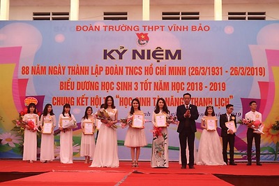  Kỷ niệm 88 năm ngày thành lập Đoàn TNCS Hồ Chí Minh và biểu dương Học sinh 3 tốt năm học 2018 - 2019