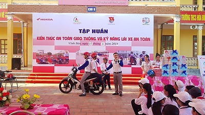 Chương trình tập huấn kiến thức an toàn giao thông và kỹ năng lái xe an toàn