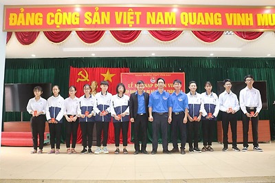 Kết nạp Lớp Đoàn viên 88 năm Đoàn TNCS Hồ Chí Minh
