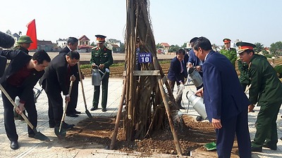 Tham gia Tết trồng cây đời đời nhớ ơn Bác và tặng quà tân binh năm 2020