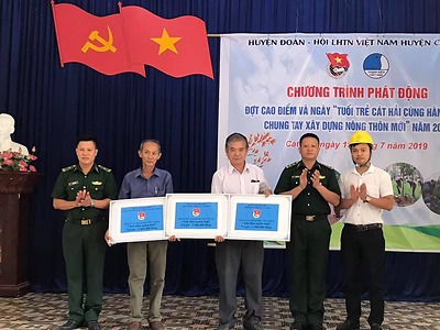 Công trình Thắp sáng đường quê