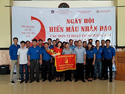 Chi đoàn Công ty BĐATHH Trung Bộ tham gia Ngày hội hiến máu nhân đạo năm 2017 tại Đà Nẵng.