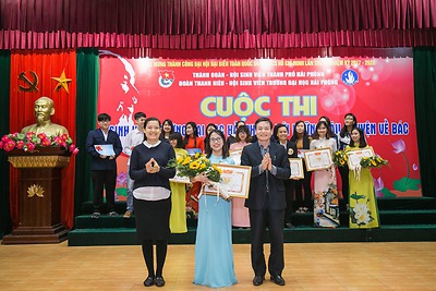 Chuyên đề điểm cấp thành phố “Sinh viên trường Đại học Hải Phòng với những câu chuyện về Bác”, năm học 2017 – 2018.