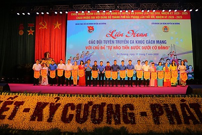 Liên hoan các đội tuyên truyền ca khúc cách mạng chào mừng thành công Đại hội Đảng bộ huyện An Dương lần thứ XVIII nhiệm kỳ 2020-2025