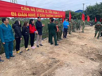 Sáng ngày 16/12/2020, Đoàn TN xã Đồng Thái, huyện An Dương tổ chức ra quân làm mới tuyến đường bê tông nội đồng dài trên 500m dọc mương An Kim Hải (đoạn từ cầu đen đến cầu Kiến Phong)
