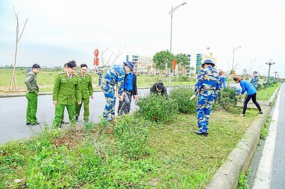 QUẬN ĐOÀN DƯƠNG KINH: RA QUÂN DỌN VỆ SINH MÔI TRƯỜNG 