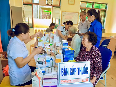 Ngày hội Thầy thuốc trẻ làm theo lời Bác tình nguyện vì sức khỏe cộng đồng