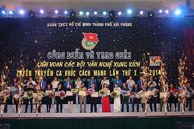 Công diễn và trao giải Liên hoan các đội văn nghệ xung kích tuyên truyền ca khúc cách mạng lần thứ I - năm 2014