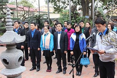 Thành đoàn Hải Phòng: Dâng hương tại Đền thờ lãnh tụ Nguyễn Đức Cảnh