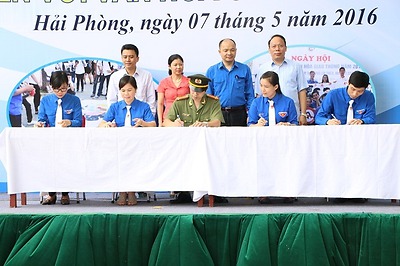 Gần 1500 đoàn viên thanh niên Hải Phòng tham gia Ngày hội “Thanh niên với văn hóa giao thông” năm 2016