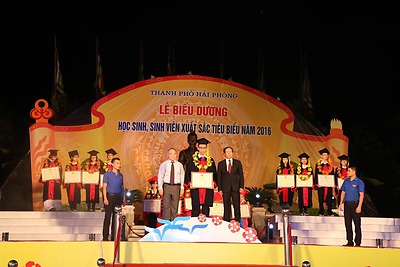 Hải Phòng: Biểu dương 145 học sinh, sinh viên xuất sắc, tiêu biểu năm 2016