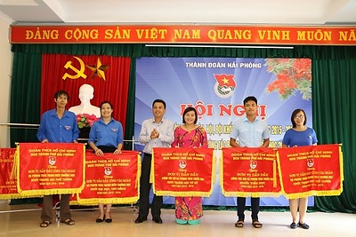 Hội nghị Tổng kết Công tác Đoàn, Hội, Đội và phong trào thanh thiếu nhi trường học năm học 2015 - 2016, triển khai nhiệm vụ năm học 2016 - 2017