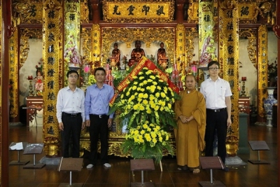 Thành đoàn, Hội LHTN Việt Nam thành phố thăm, chúc mừng nhân dịp Đại lễ Phật Đản năm 2017