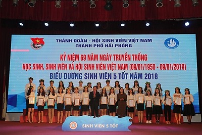 Kỷ niệm 69 năm Ngày truyền thống học sinh sinh viên và Hội Sinh viên Việt Nam (09/01/1950 – 09/01/2019), biểu dương sinh viên 5 tốt cấp thành phố năm 2018