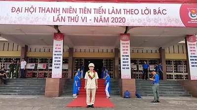 Đảng viên trẻ tiêu biểu - Đ/c Hoàng Văn Thám - Bí thư Chi bộ, Đoàn viên Chi đoàn, Đội trưởng Đội Cảnh sát Phòng cháy chữa cháy và Cứu nạn cứu hộ trên sông - Phòng Cảnh sát Phòng cháy chữa cháy và Cứu nạn cứu hộ Công an thành phố Hải Phòng.