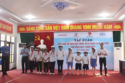 Chương trình tập huấn kiến thức an toàn giao thông, kỹ năng lái xe an toàn cho đoàn viên thanh niên