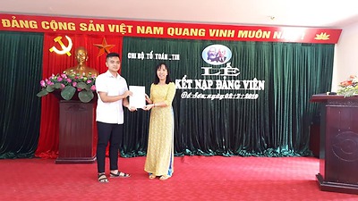 Đoàn viên trẻ nhiệt tình, hăng hái công tác Đoàn được đứng trong hàng ngũ của Đảng