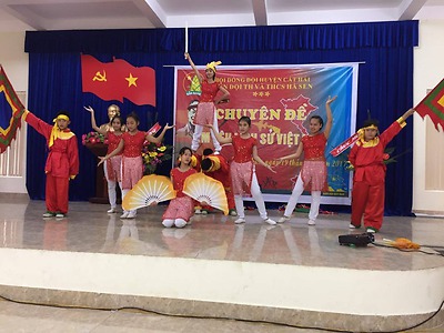 Liên đội TH&THCS Hà Sen sôi nổi tổ chức chuyên đề  “Em yêu lịch sử Việt Nam” 
