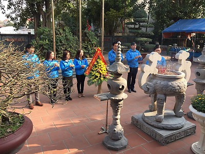 Đoàn Khối Doanh nghiệp tổ chức lễ kỷ niệm dâng hương, dâng hoa tưởng nhớ đồng chí Nguyễn Đức Cảnh