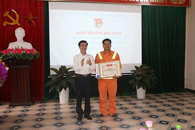 Khen thưởng đột xuất cá nhân có hành động dũng cảm cứu người đuối nước