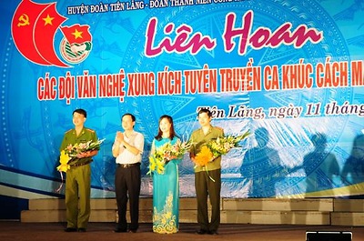Huyện đoàn Tiên Lãng phối hợp tổ chức Liên hoan văn nghệ xung kích tuyên truyền ca khúc cách mạng.