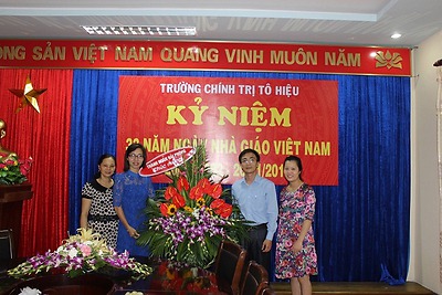 Thường trực Thành đoàn: Chúc mừng Ngày Nhà giáo Việt Nam 