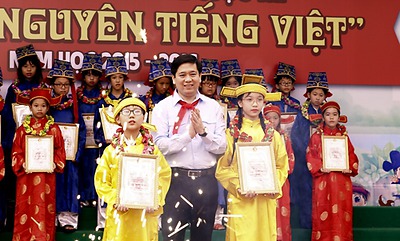 Trao giải cuộc thi “Trạng nguyên tiếng Việt” năm học 2015 - 2016 