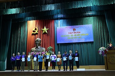 Khai mạc Lớp tập huấn cán bộ Đoàn - Hội - Đội năm học 2016 – 2017