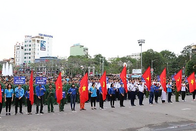 Giải Việt dã Cúp Hoa Phượng đỏ và Ngày chạy Olympic vì sức khỏe toàn dân năm 2017