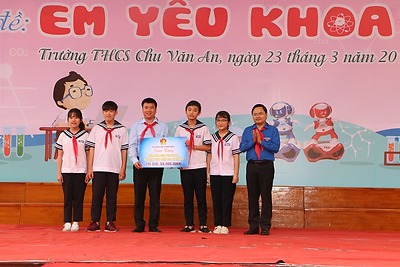 Chuyên đề “Trải nghiệm sáng tạo” với chủ đề “Em yêu Khoa học”