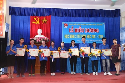 Thủy Nguyên: Lễ biểu dương học sinh 3 tốt năm học 2017 - 2018; Tập huấn đội thanh niên tình nguyện hè 2018