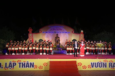 94 học sinh, sinh viên xuất sắc tiêu biểu năm 2018 của thành phố được vinh danh