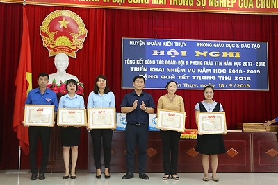 Hội nghị tổng kết công tác Đoàn, Đội và phong trào thanh thiếu nhi năm học 2017 - 2018