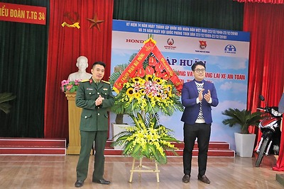 “Tập huấn kiến thức an toàn giao thông và kỹ năng lái xe an toàn cho đoàn viên, thanh niên” Bộ Chỉ huy Quân sự thành phố