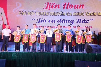 Đêm tổng kết trao giải Liên hoan các đội tuyên truyền ca khúc cách mạng năm 2019