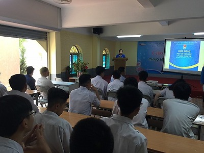 Đoàn trường Cao đẳng Bách Nghệ Hải Phòng tổ chức học tập 6 bài học lý luận chính trị cho đoàn viên, thanh niên