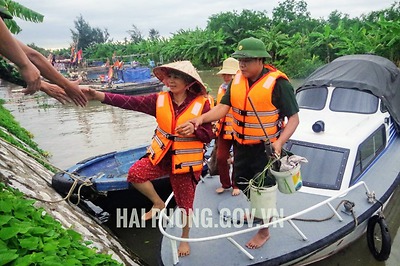 Đồn Biên phòng Vinh Quang, Tiên Lãng kịp thời cứu 02 nạn nhân bị trôi dạt và mắc kẹt tại rừng ngập mặn