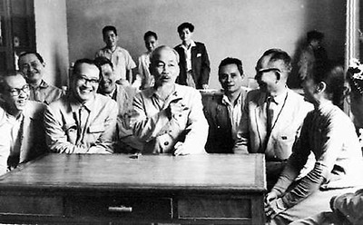 Hồ Chí Minh và bài học trọng dụng nhân tài