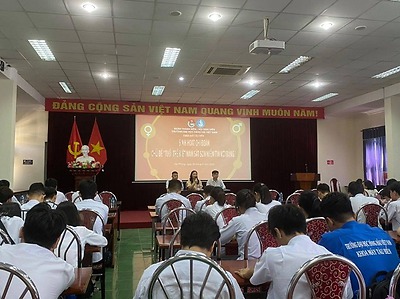 Đoàn Thanh niên Đại học Hàng Hải Việt Nam  chỉ đạo 100% chi đoàn tổ chức đợt sinh hoạt chính trị chủ đề 