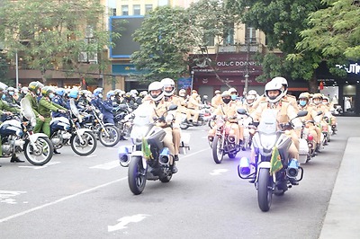 Sáng ngày 08/01/2021, tại Quảng trường Nhà hát thành phố, Thành đoàn Hải Phòng tham gia Lễ phát động ra quân Năm An toàn giao thông 2021 với chủ đề 