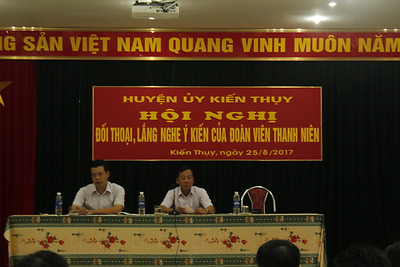 Lãnh đạo Huyện ủy, Hội đồng nhân dân, Ủy ban nhân dân huyện Kiến Thụy đối thoại với Đoàn viên thanh niên huyện