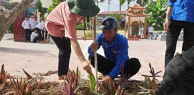 Chung tay xây dựng vườn hoa Nghĩa trang liệt sĩ