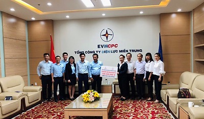 PC Hải Phòng thăm và sẻ chia với Tổng Công ty Điện Lực Miền Trung, PC Đà Nẵng khắc phục hậu quả thiên tai năm 2020.